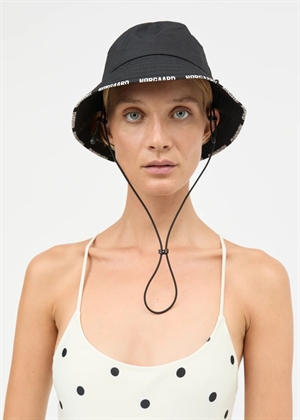Sunny line bucket hat Black mads Nørgaard 